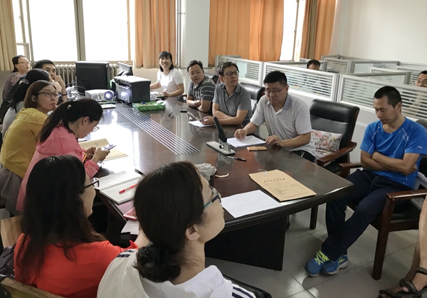 应用物理教工组织生活会照片_副本.jpg 应用物理教工组织生活会照片_副本.jpg